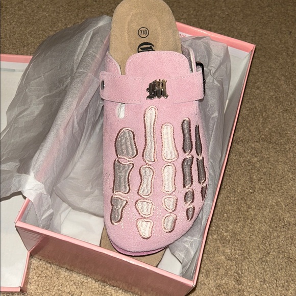 NWT Octavious Marks ‘Crème Rose’ Fish Skeleton Clogs SOLD OUT ON SITE - Picture 2 of 6